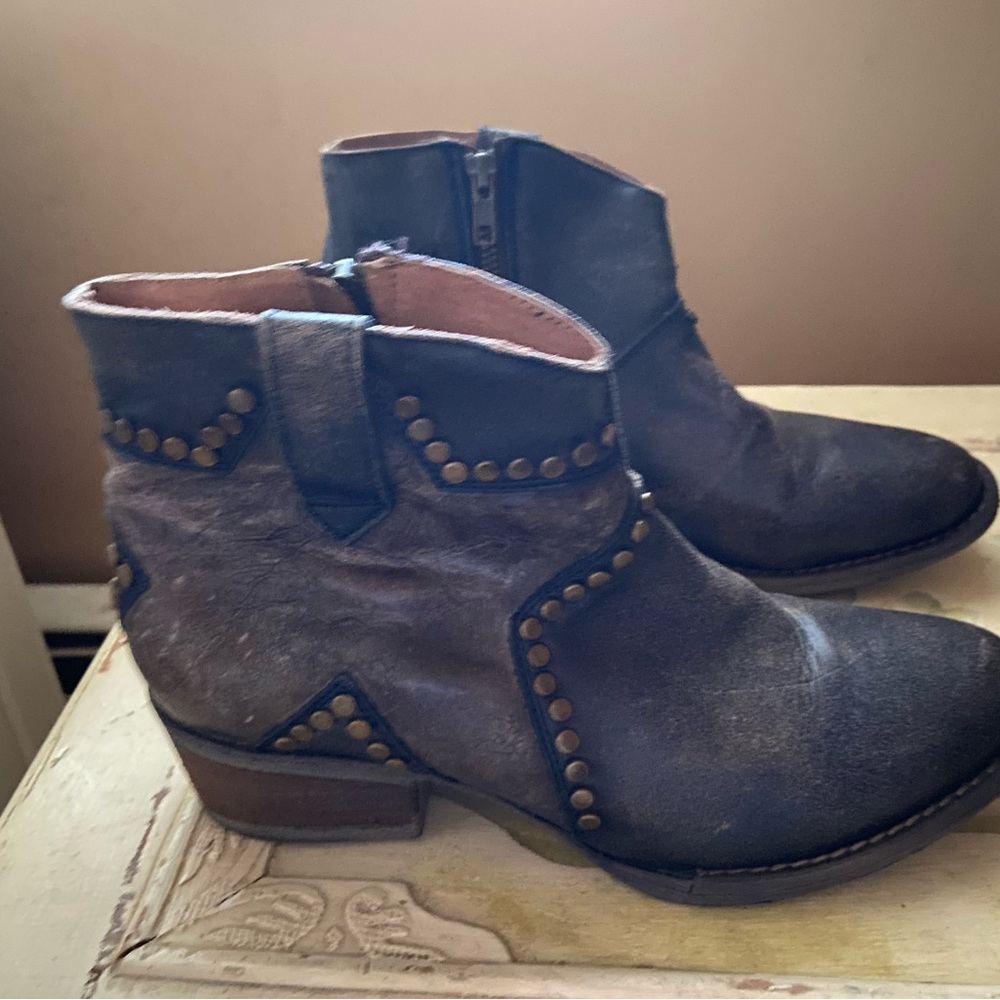 Circle G Rustic Black Studded Ankle Booties - Picture 2 of 2